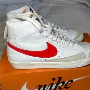 Nike Blazer Mid '77 in size 7.5 in men and 9 women